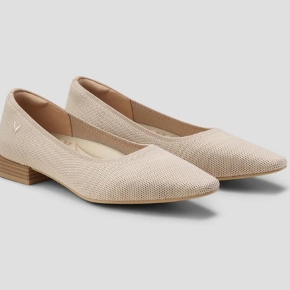 Elegant Cream Women's Flats